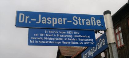 Straßenschild Dr. Jasper-Straße Blankenburg